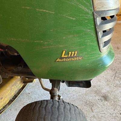 JOHN DEERE L111 AUTOMATIC RIDING LAWN MOWER
