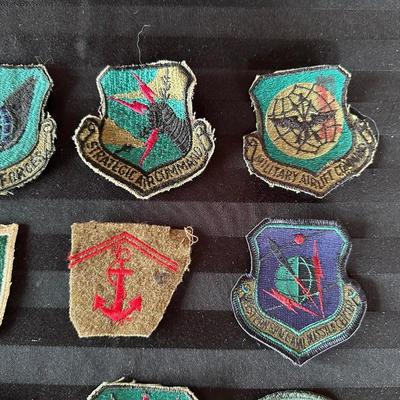 A COLLECTION OF AIR FORCE AND OTHER MILITARY PATCHES