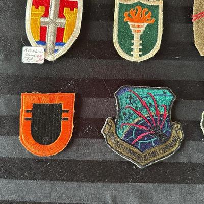 A COLLECTION OF AIR FORCE AND OTHER MILITARY PATCHES