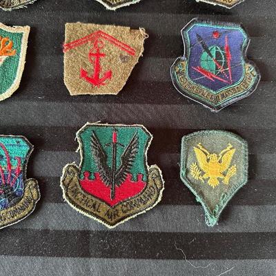 A COLLECTION OF AIR FORCE AND OTHER MILITARY PATCHES