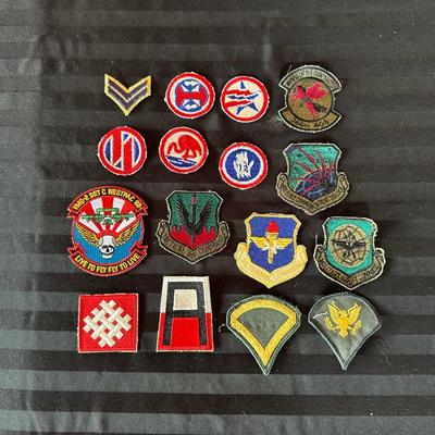 VINTAGE MILITARY PATCHES
