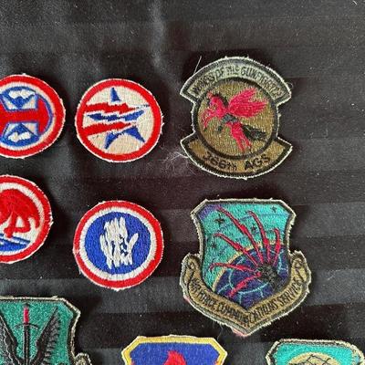 VINTAGE MILITARY PATCHES