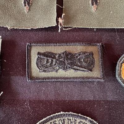 VINTAGE MILITARY PATCHES