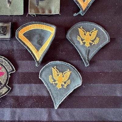 VINTAGE MILITARY PATCHES
