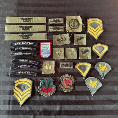VINTAGE MILITARY PATCHES