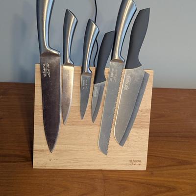 At Home Knife Set With Bamboo Magnetic Board