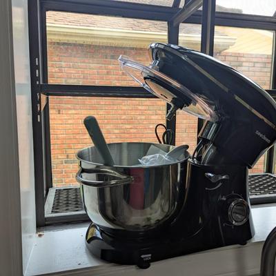 Seedeem Brand Countertop Kitchen Stand Mixer with Attachments (See Notes Below)