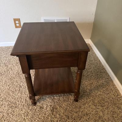 END TABLE WITH LAMP