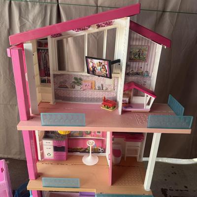 BARBIE DREAMHOUSE AND DREAMCAMPER