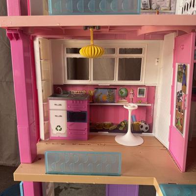 BARBIE DREAMHOUSE AND DREAMCAMPER