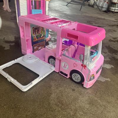 BARBIE DREAMHOUSE AND DREAMCAMPER