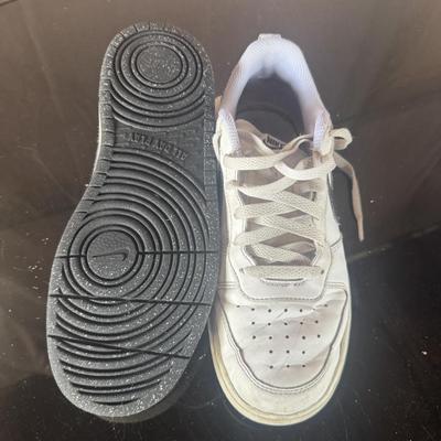 2 PAIRS OF NIKE TENNIS SHOES
