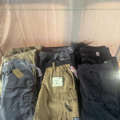 MEN'S 32 X 30 PANTS