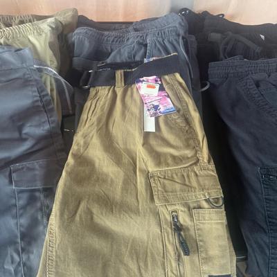 MEN'S 32 X 30 PANTS