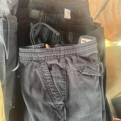 MEN'S 32 X 30 PANTS