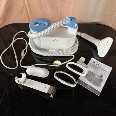 RIVAL COMPACT FABRIC STEAMER