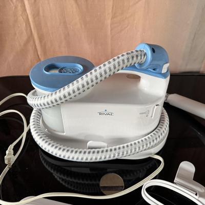 RIVAL COMPACT FABRIC STEAMER
