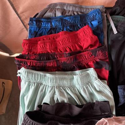 LADIES CASUAL CLOTHES SIZE MEDIUM