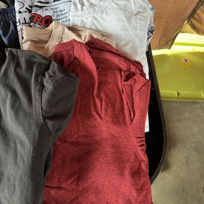 LADIES CASUAL CLOTHES SIZE MEDIUM