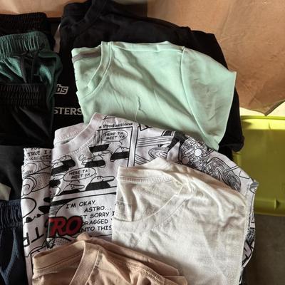 LADIES CASUAL CLOTHES SIZE MEDIUM
