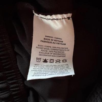 LADIES CASUAL CLOTHES SIZE MEDIUM
