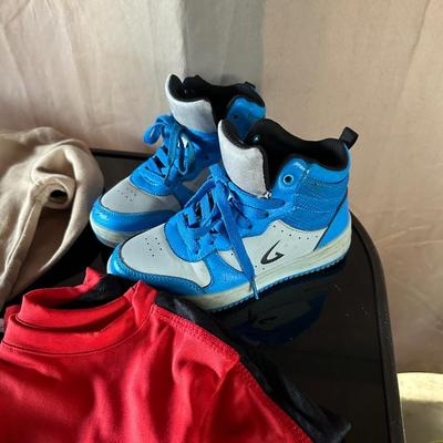 BOYS CLOTHES 8-9 AND SHOES SIZE 1
