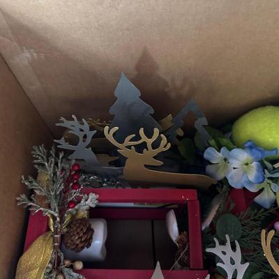 VARIOUS HOLIDAY DECORATIONS
