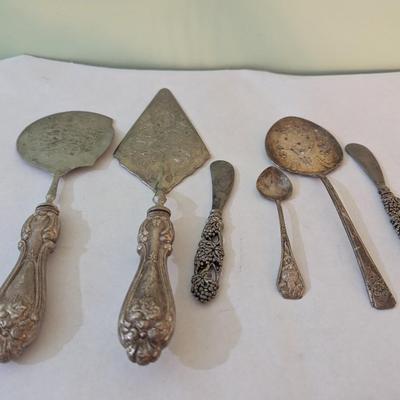 Vintage Serving Set & Utensils 1 - WM Rogers Utensil