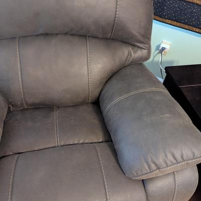 Electric Recliner with Adjustable Head Rest & Extension Feature