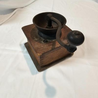 Griswold Cast Iron Ware & More (K-JS)