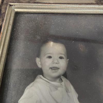 Collection of Various Family Portraits and Frames (K-JS)