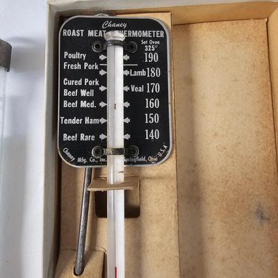 Texas Ware, Pyrex & More Kitchen Items (K-JS)