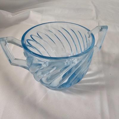 Texas Ware, Pyrex & More Kitchen Items (K-JS)