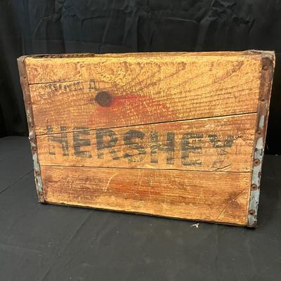 Hershey Wooden Crate (G-MG)