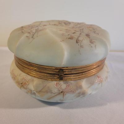 Antique Jewelry Box and Fashion Ads (LR-EL)