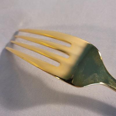 Roger Bros. 54 Piece Gold Plate Flatware (K-EL)