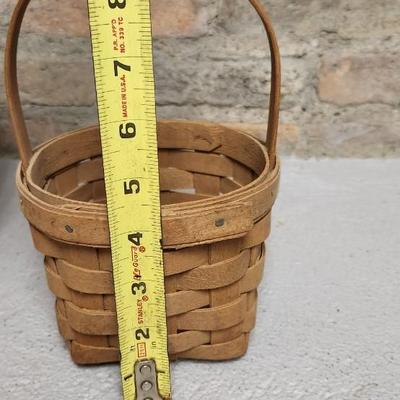 Sale Photo Thumbnail #5: 2 great Longaberger baskets