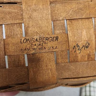 Sale Photo Thumbnail #4: 2 great Longaberger baskets