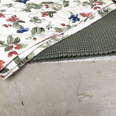 Sale Photo Thumbnail #22: Big pile of misc placemats