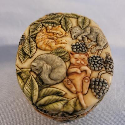 Six Cat Themed Figurines incl Harmony Kingdom and Pot Bellys (K-EL)