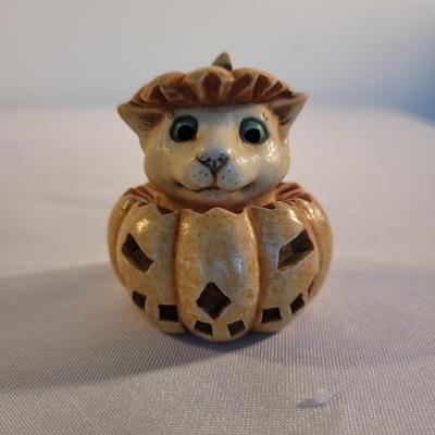 Six Cat Themed Figurines incl Harmony Kingdom and Pot Bellys (K-EL)