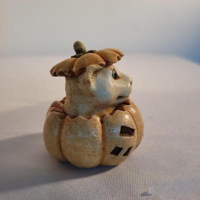 Six Cat Themed Figurines incl Harmony Kingdom and Pot Bellys (K-EL)