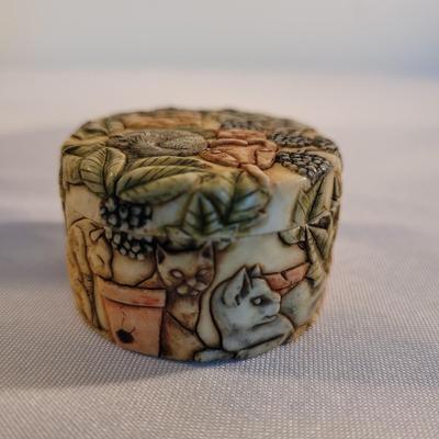 Six Cat Themed Figurines incl Harmony Kingdom and Pot Bellys (K-EL)