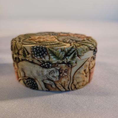 Six Cat Themed Figurines incl Harmony Kingdom and Pot Bellys (K-EL)