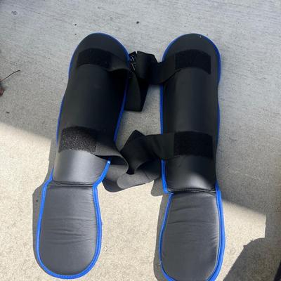 Salamon Skis, Skateboard & Boxing Gear (G-MG)