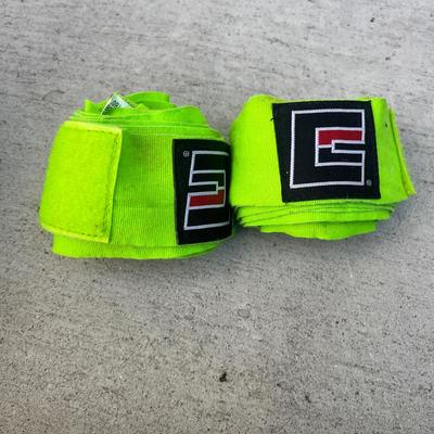 Salamon Skis, Skateboard & Boxing Gear (G-MG)