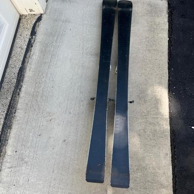 Salamon Skis, Skateboard & Boxing Gear (G-MG)
