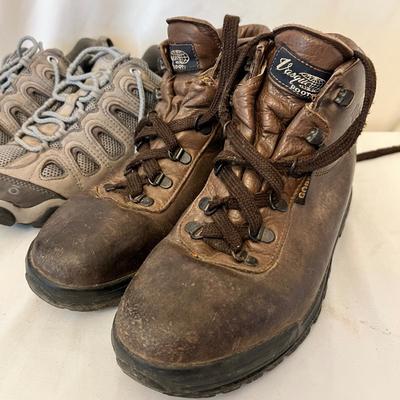 Brazos Walking Stick & Size 8 Women’s Vasque Boots Plus Oboz Walking Sneakers (DR-RG)