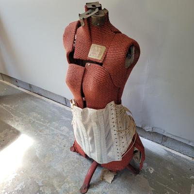 Vintage JC Penny De Luxe Dress Form (G-EL)