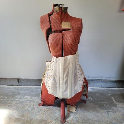 Vintage JC Penny De Luxe Dress Form (G-EL)